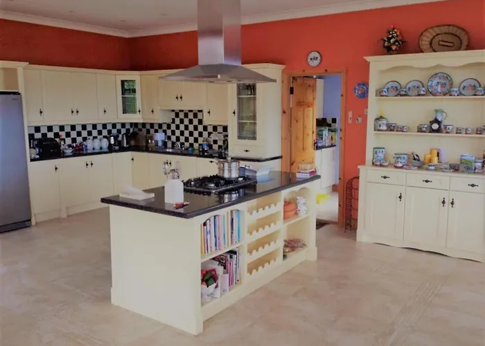 לינה וארוחת בוקר Ocean View ווקספורד